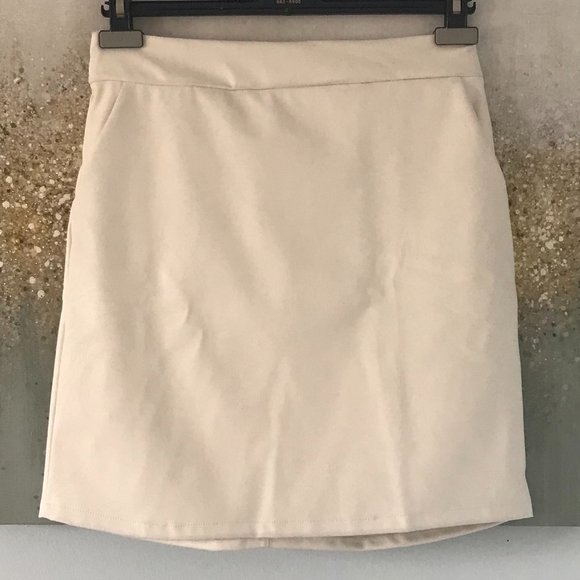 🇮🇹 Philharmonie by Grace White Faux Leather Skirt (NWT, Made in Italy) - Picture 2 of 9